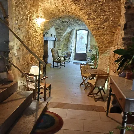 Couette-café Au Coeur Du Caylar 3*